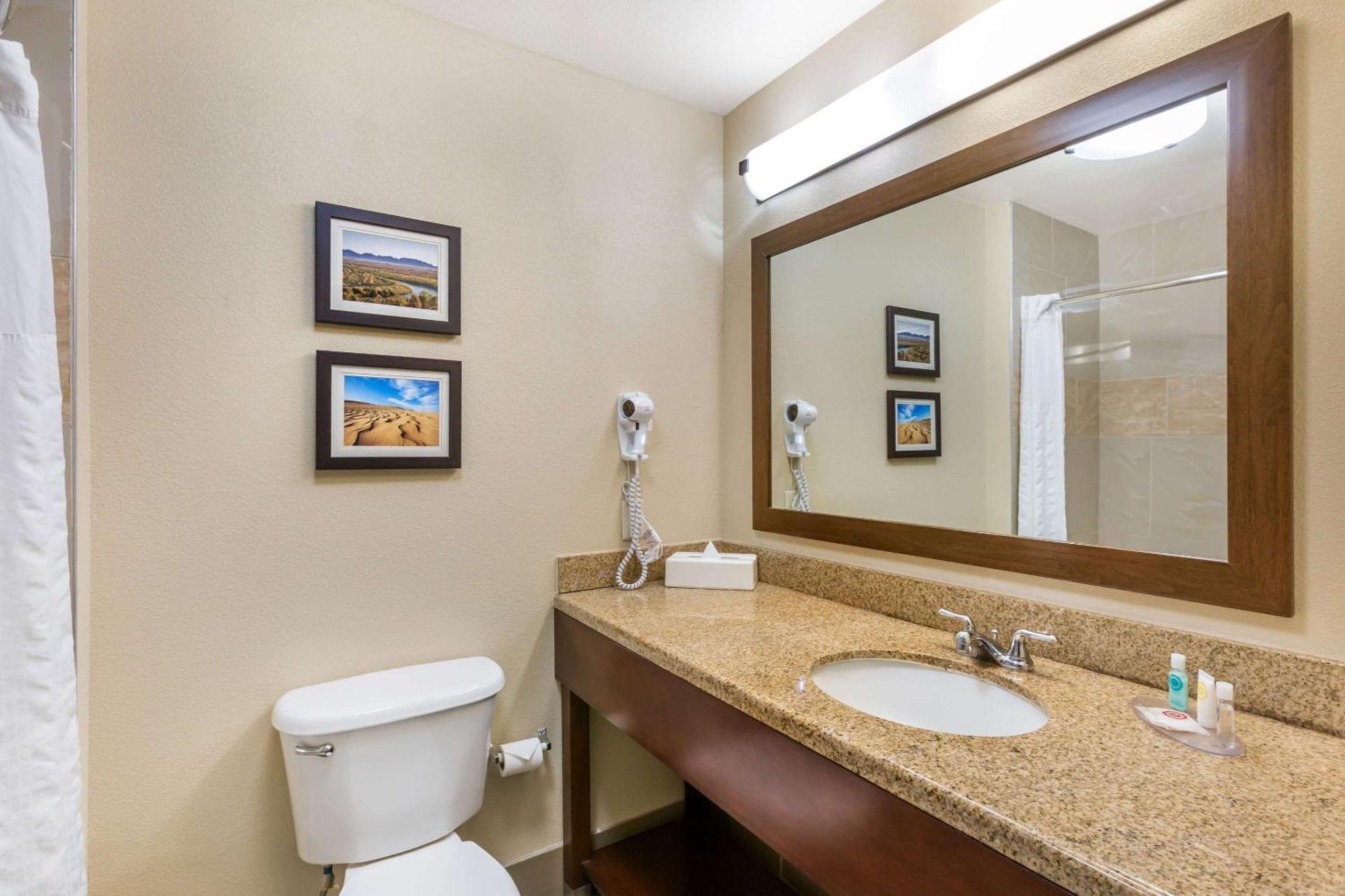 Comfort Inn And Suites Yuma I-8 Esterno foto